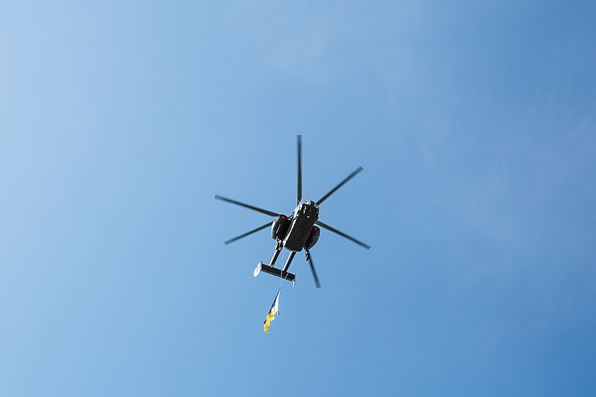Több ukrán helikoptert semmisítettek meg egyszerre az orosz erők + VIDEÓ