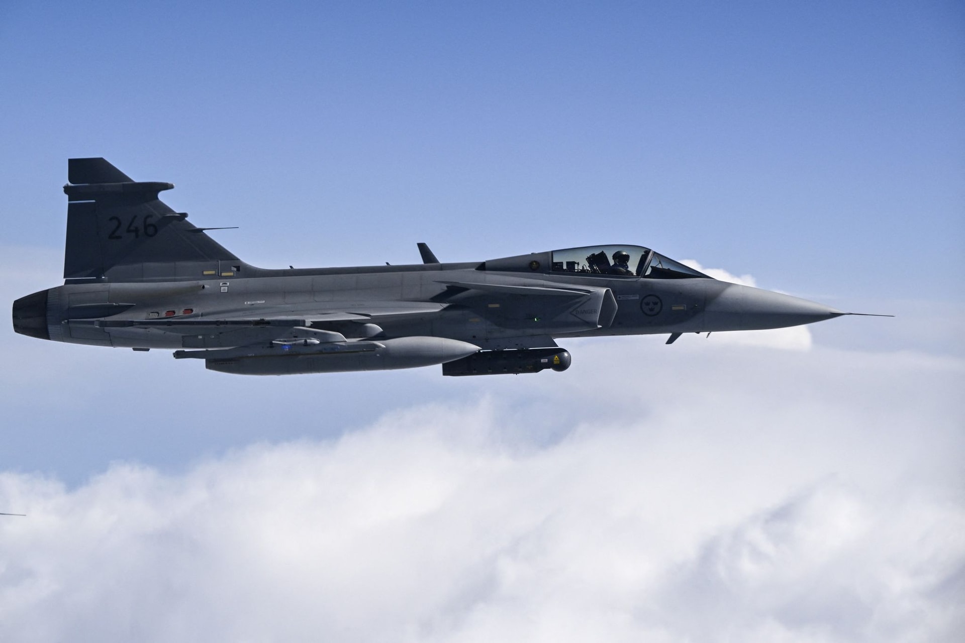 Megtörtént a NATO-csatlakozás, a svédek már az orosz határnál repülnek