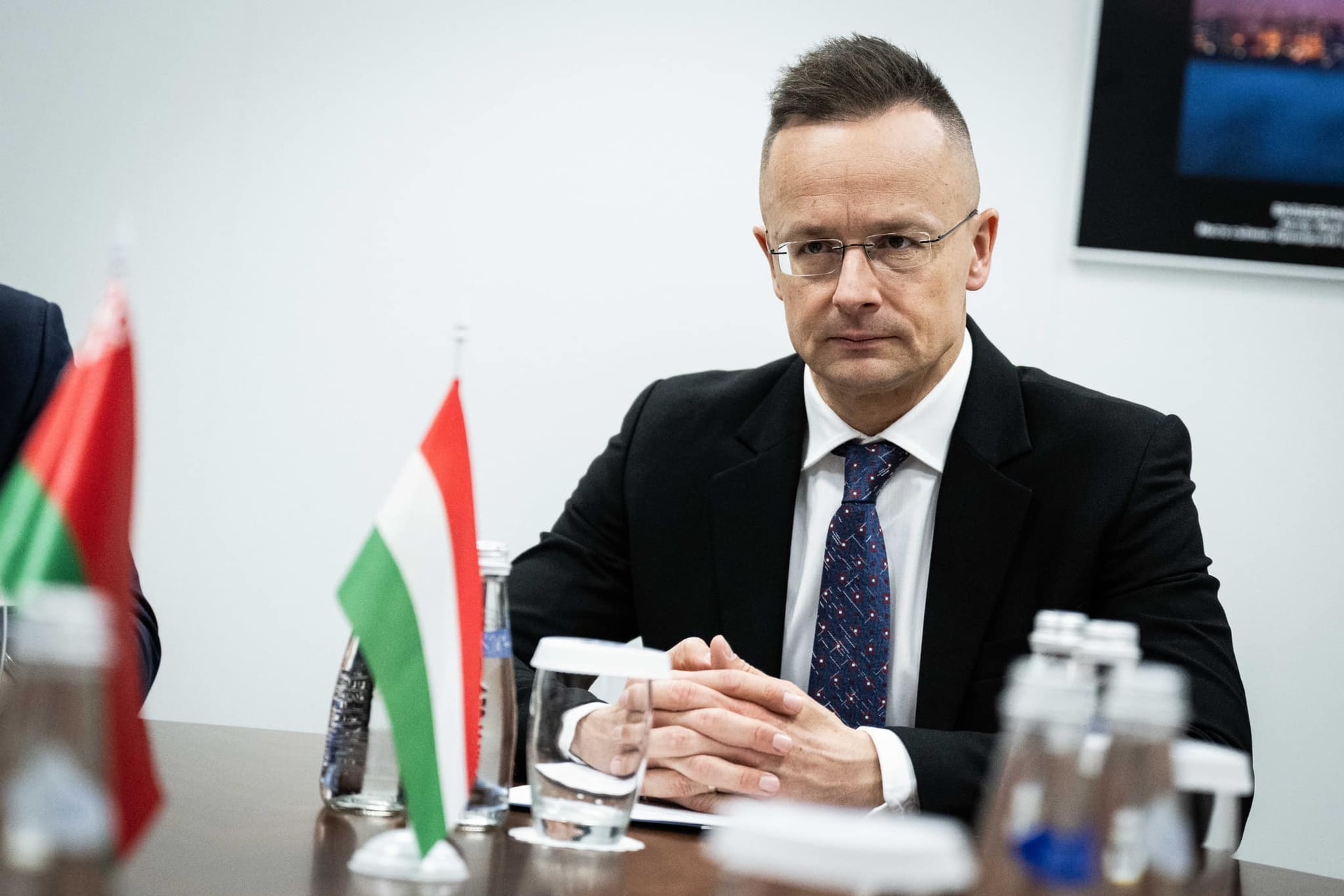 Szijjártó: Aki bajba kerül, jelentkezzen a konzuli ügyeletnél!