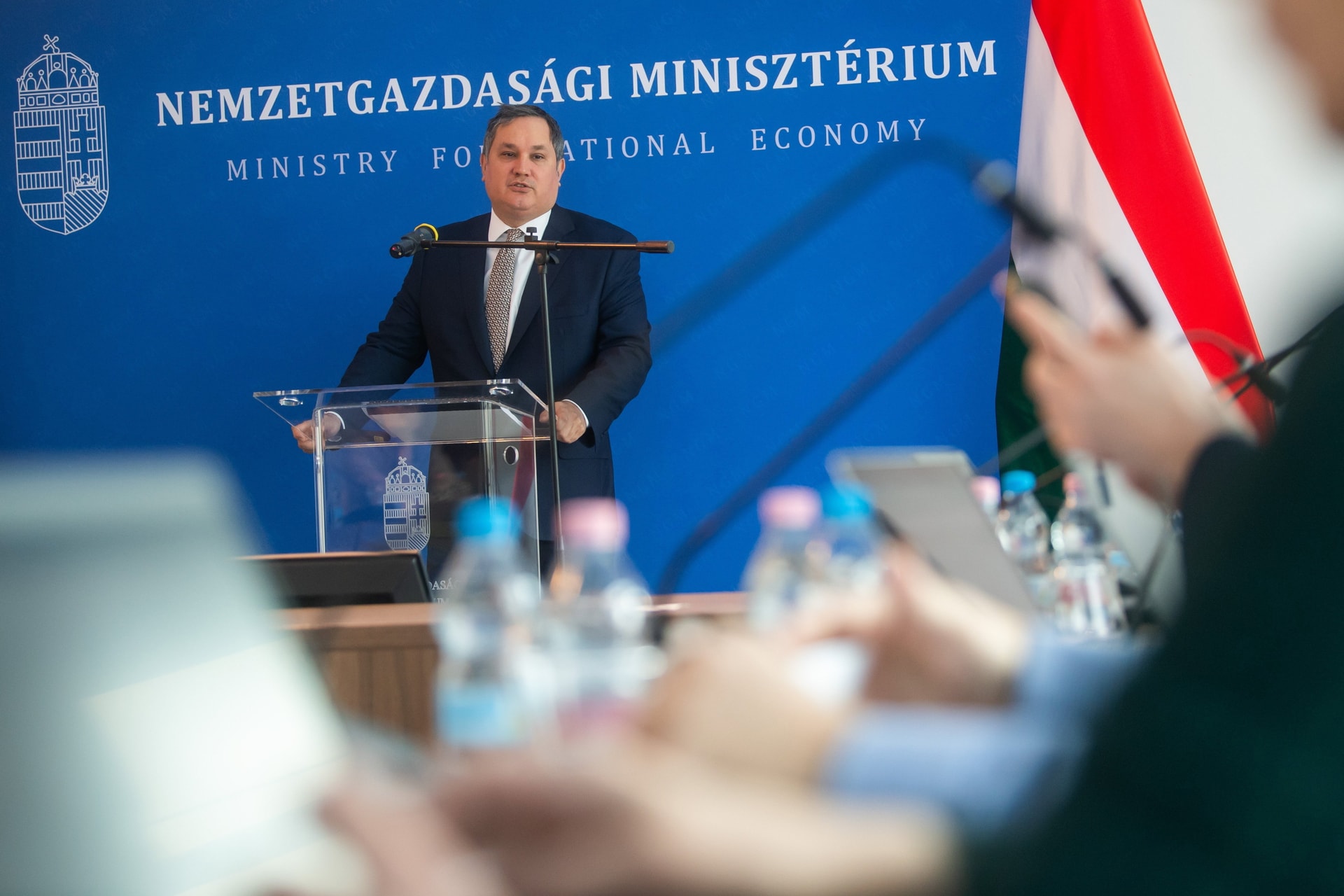 Összeomlott az infláció, indul a gazdasági növekedés