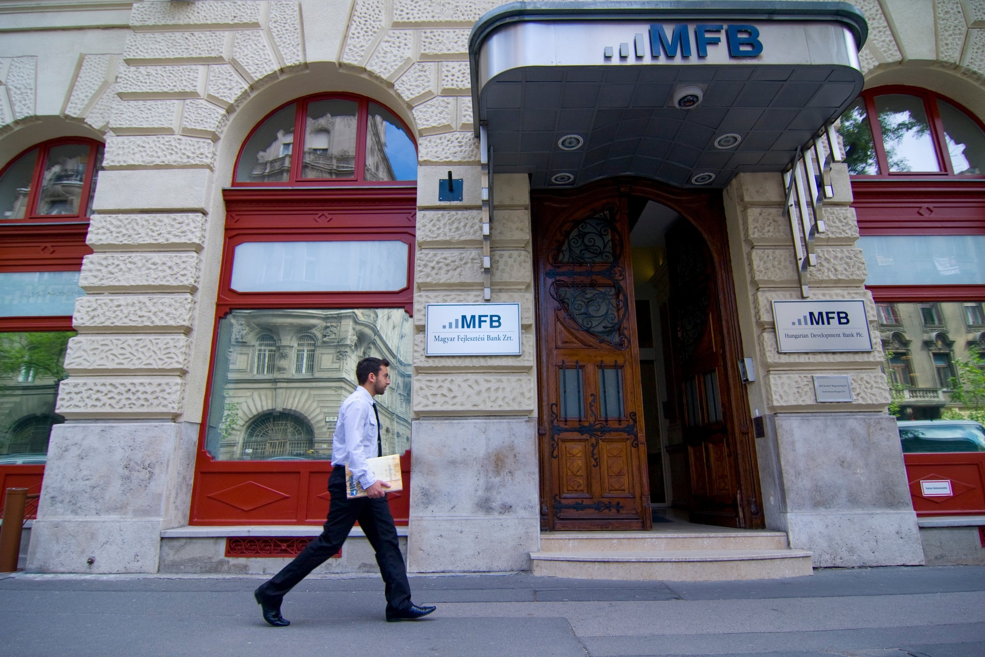 Egymilliárd eurós kötvénykibocsátást hajtott végre az MFB