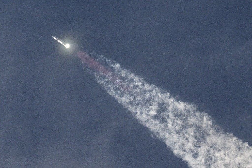 Megsemmisült a SpaceX gigászi űrrakétája