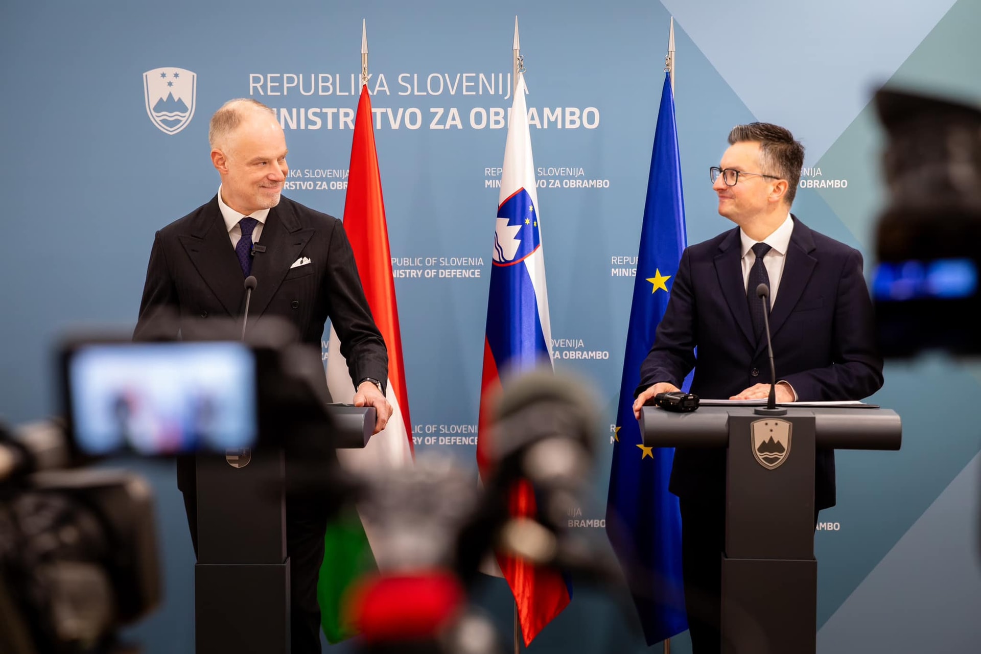 Magyarország hagyományosan jó védelmi és katonai együttműködést ápol Szlovéniával