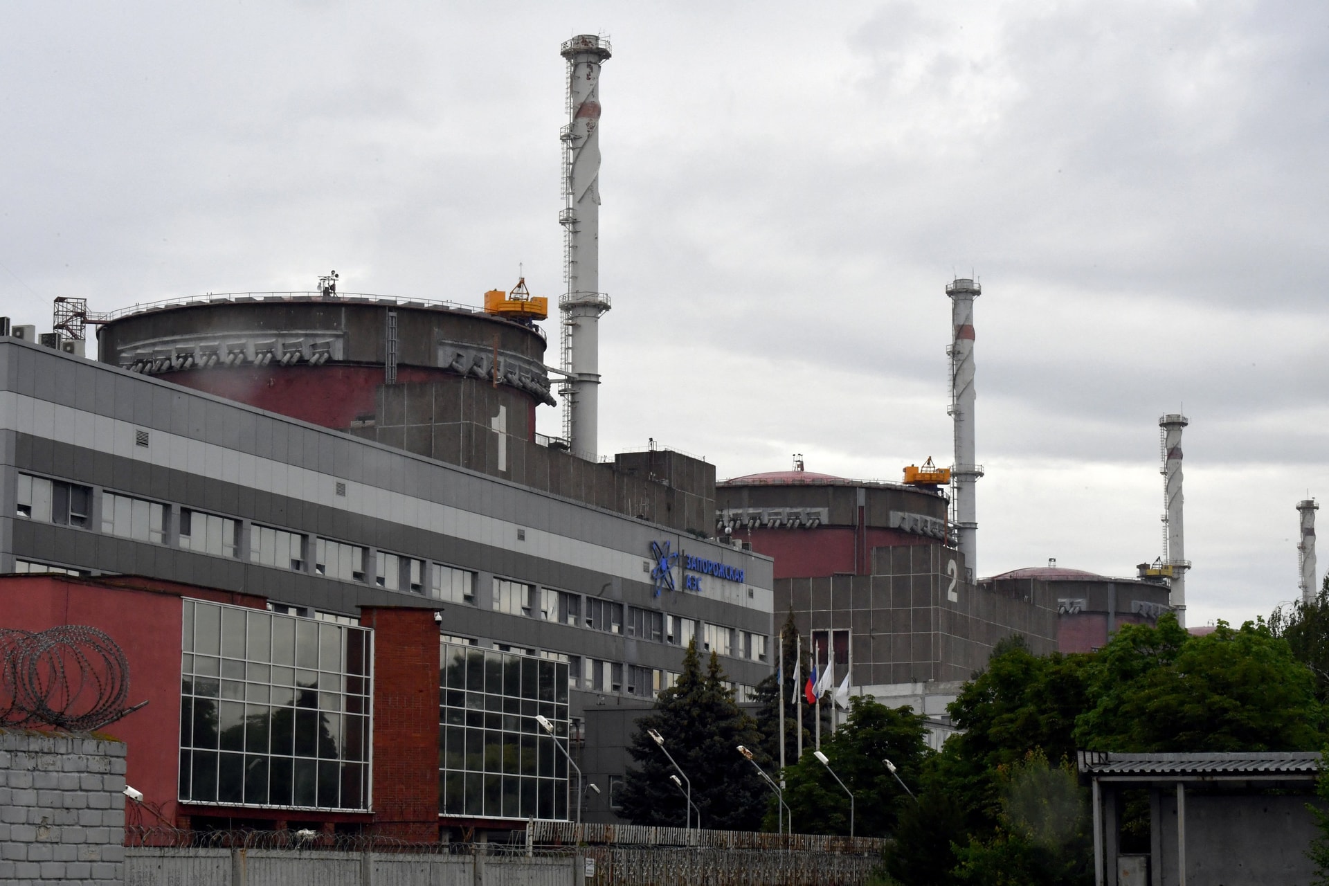 A NAÜ ideiglenes tűzszünetről állapodott meg a Zaporizzsjai Atomerőmű közelében