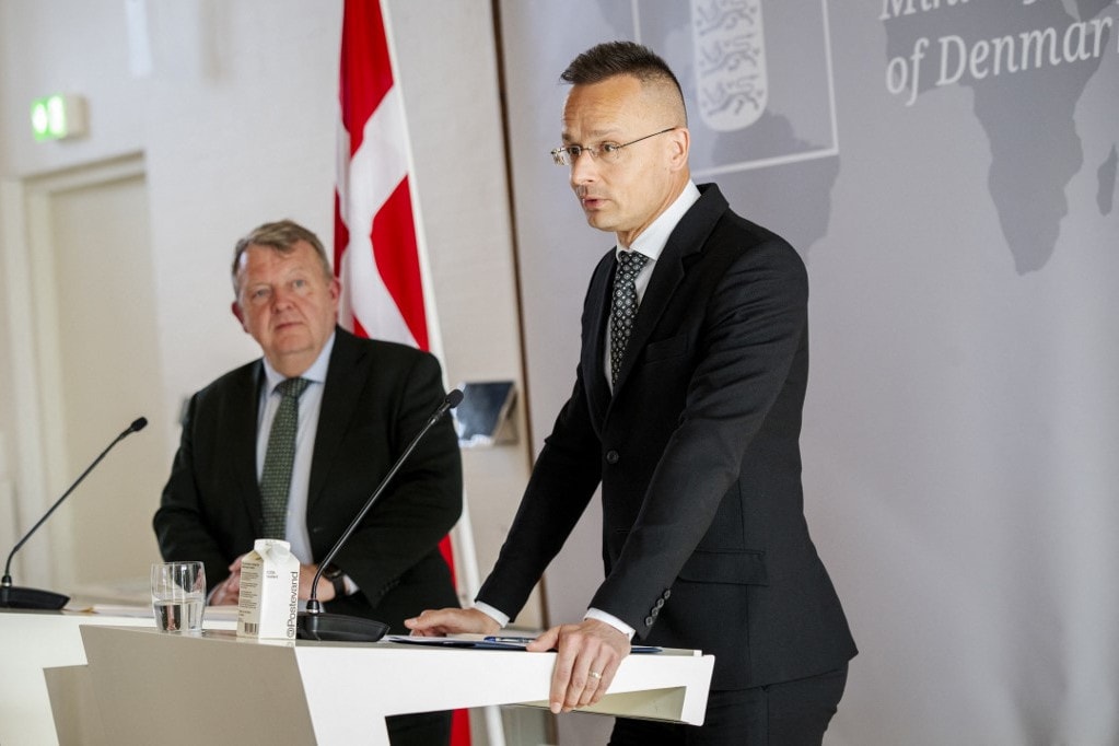 Szijjártó Péter: Szigorú bevándorláspolitikára van szükség
