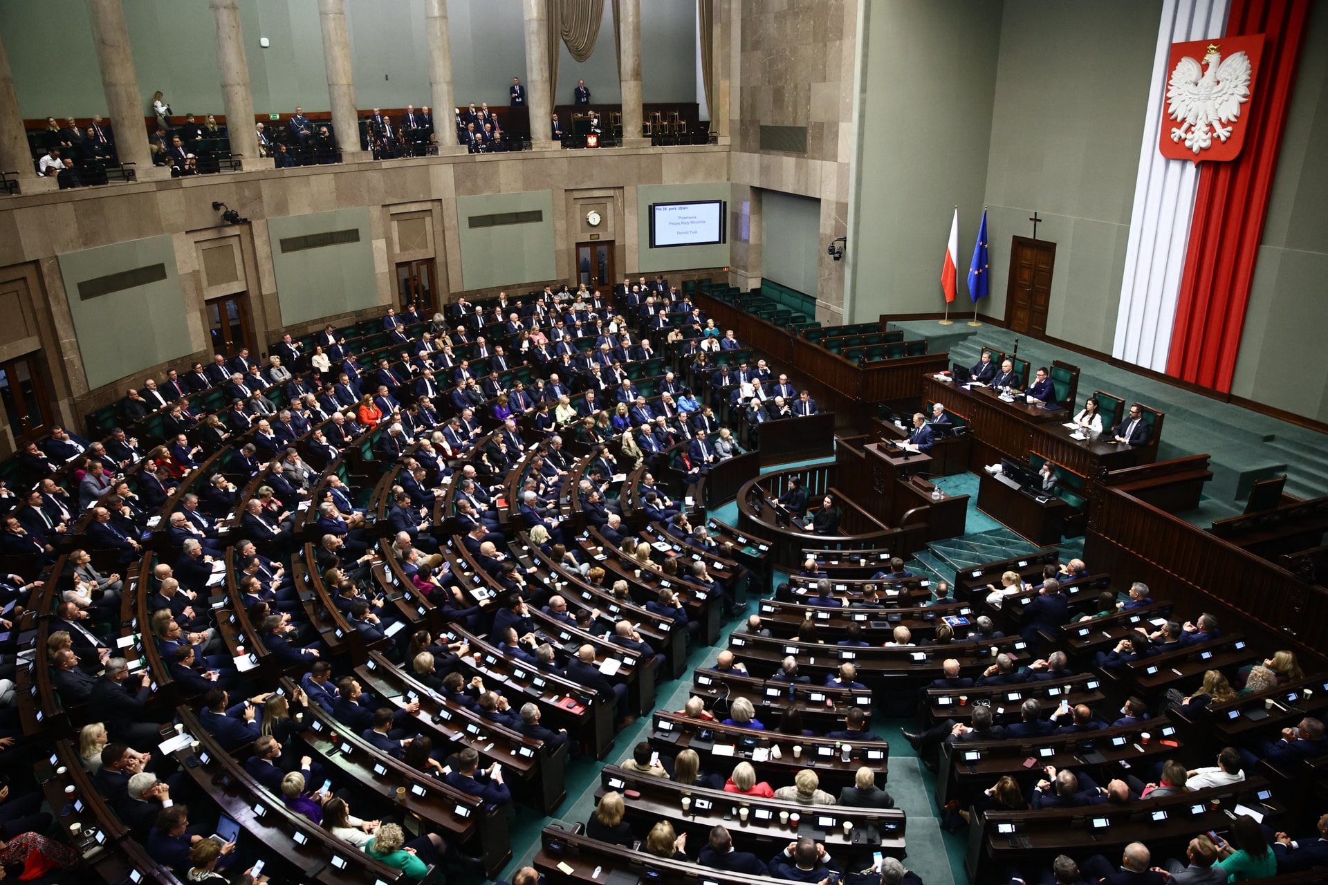 Szoros szavazás a Szejmben