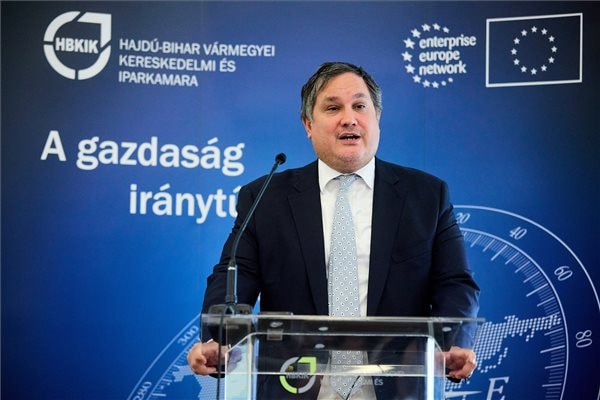 Nagy Márton a Magyar Kereskedelmi és Iparkamara elnökével egyeztetett