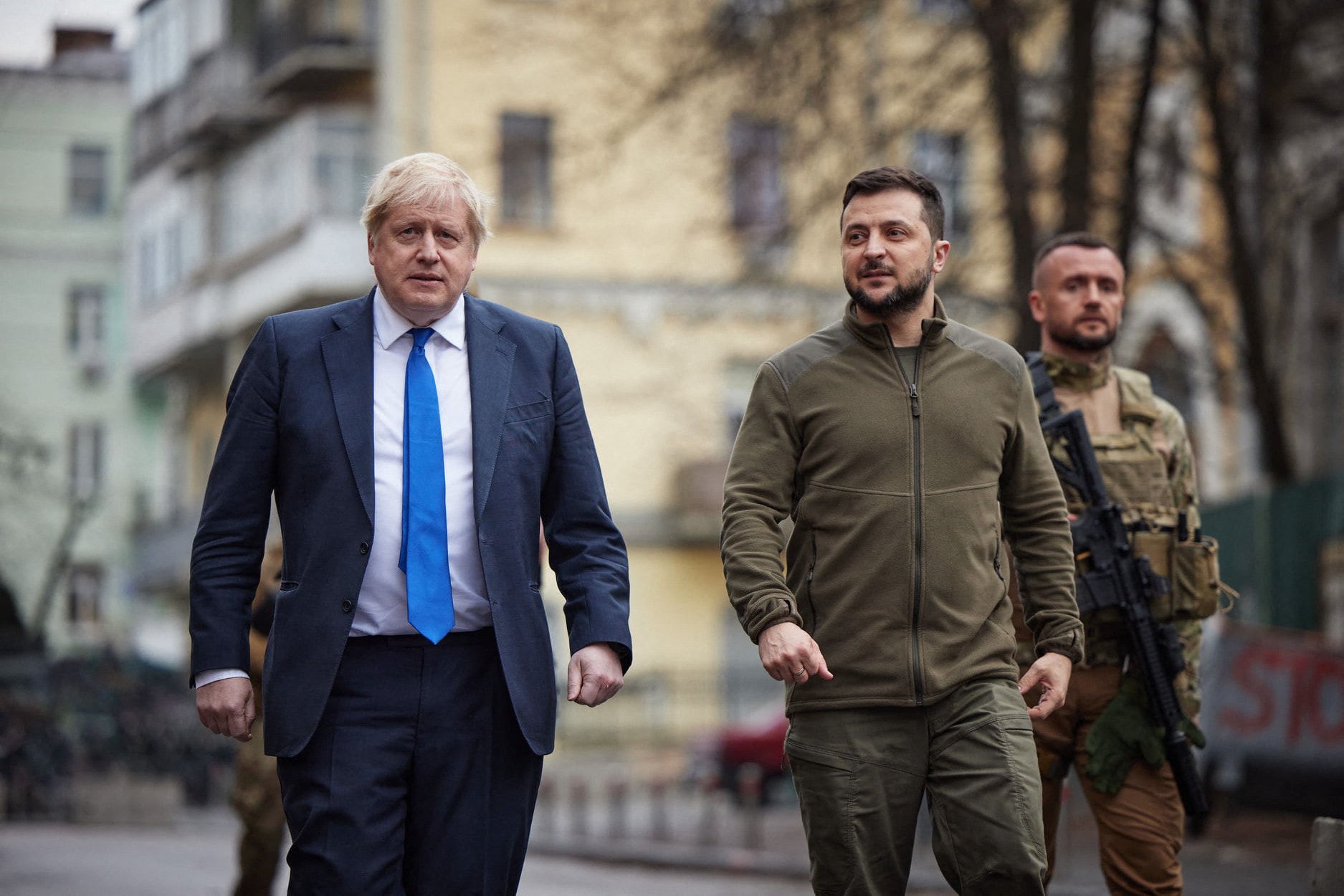 Ukrán neonácikat tapsolnak a brit parlamentben