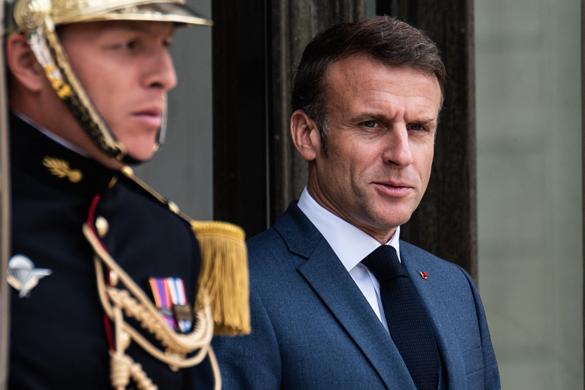 Macron: Szolidaritásomat fejezem ki Fico családjával és a szlovák néppel