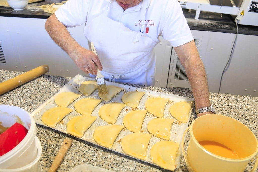 Pék, hentes, hegesztő, cipész és cukrász is kéne