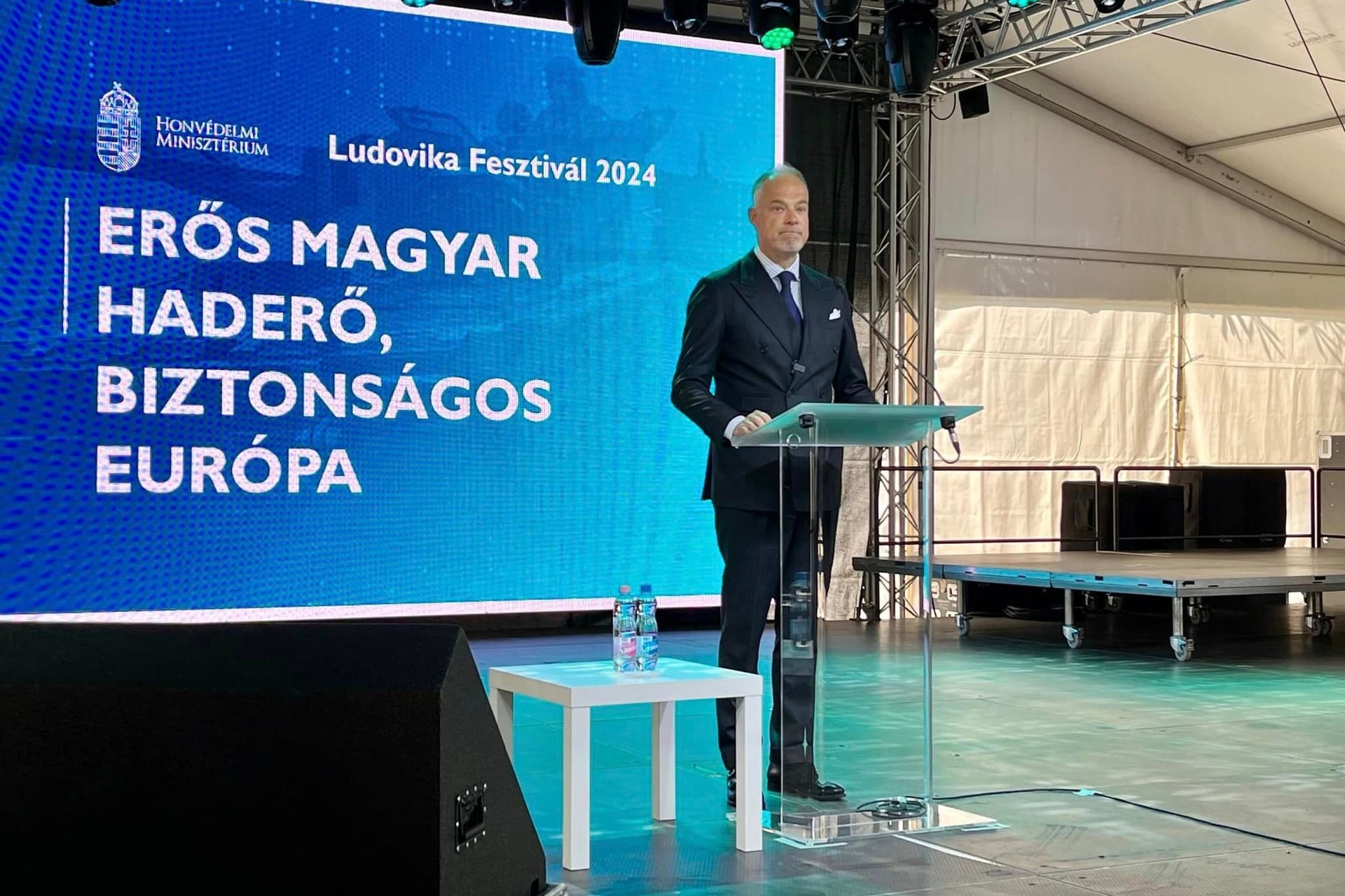 Szalay-Bobrovniczky Kristóf: Magyarország nem akar a hanyatló EU keleti perifériájára szorulni