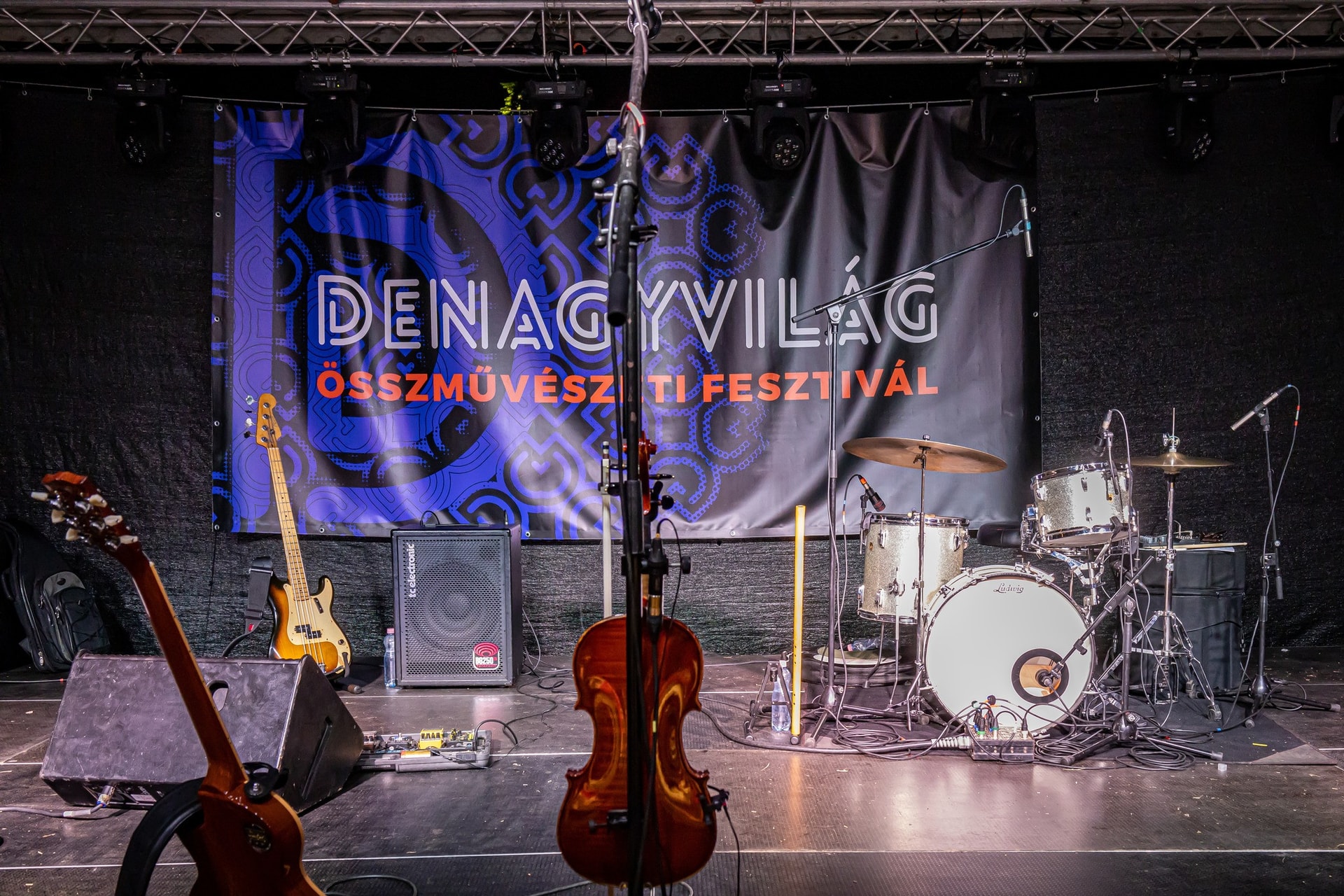 Denagyvilág Fesztivál Dresch Mihállyal, a Fonogram-díjas Góbé Zenekarral és másokkal