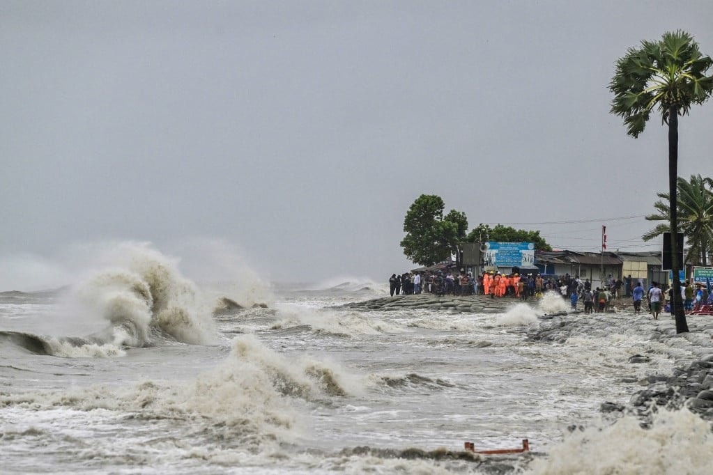 Trópusi ciklon csapott le Banglades és a szomszédos India partvidékére