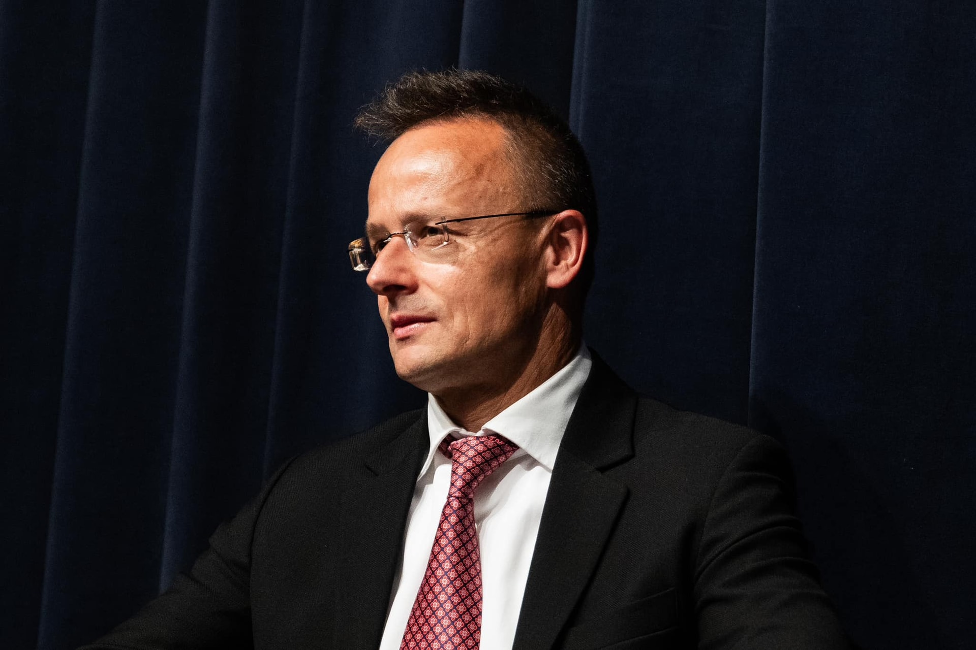 Szijjártó Péter: A srebrenicai ENSZ-határozat veszélyes ellentéteket éleszthet újra a Nyugat-Balkánon