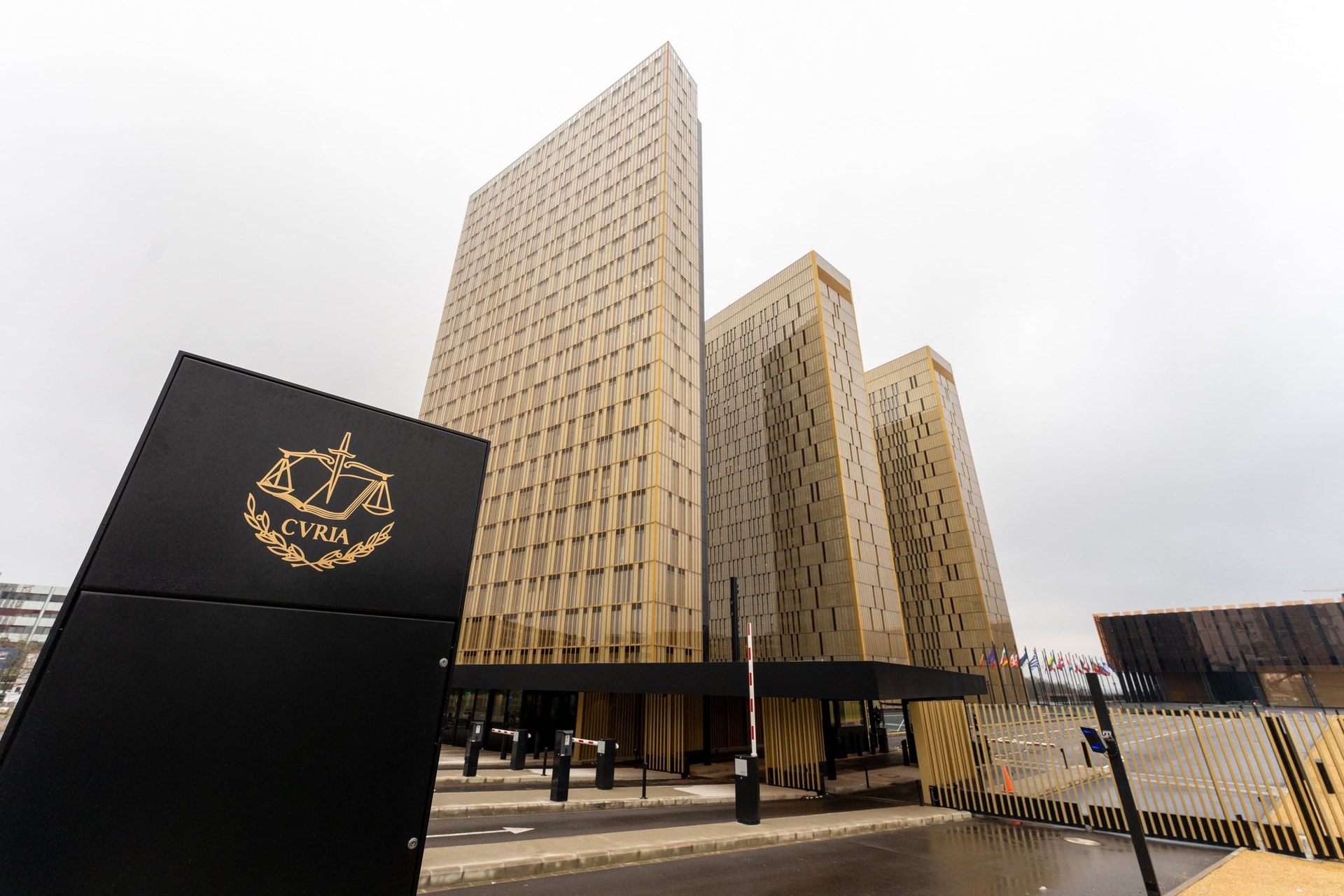 Uniós bíróság: Magyarország versenyjogot sértett az árstop bevezetésével