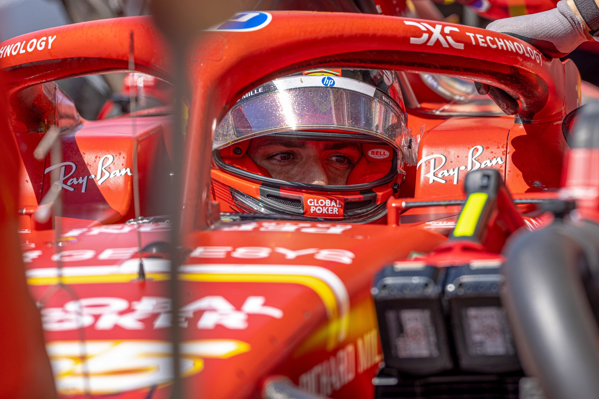 Sainz nyerte a második szabadedzést