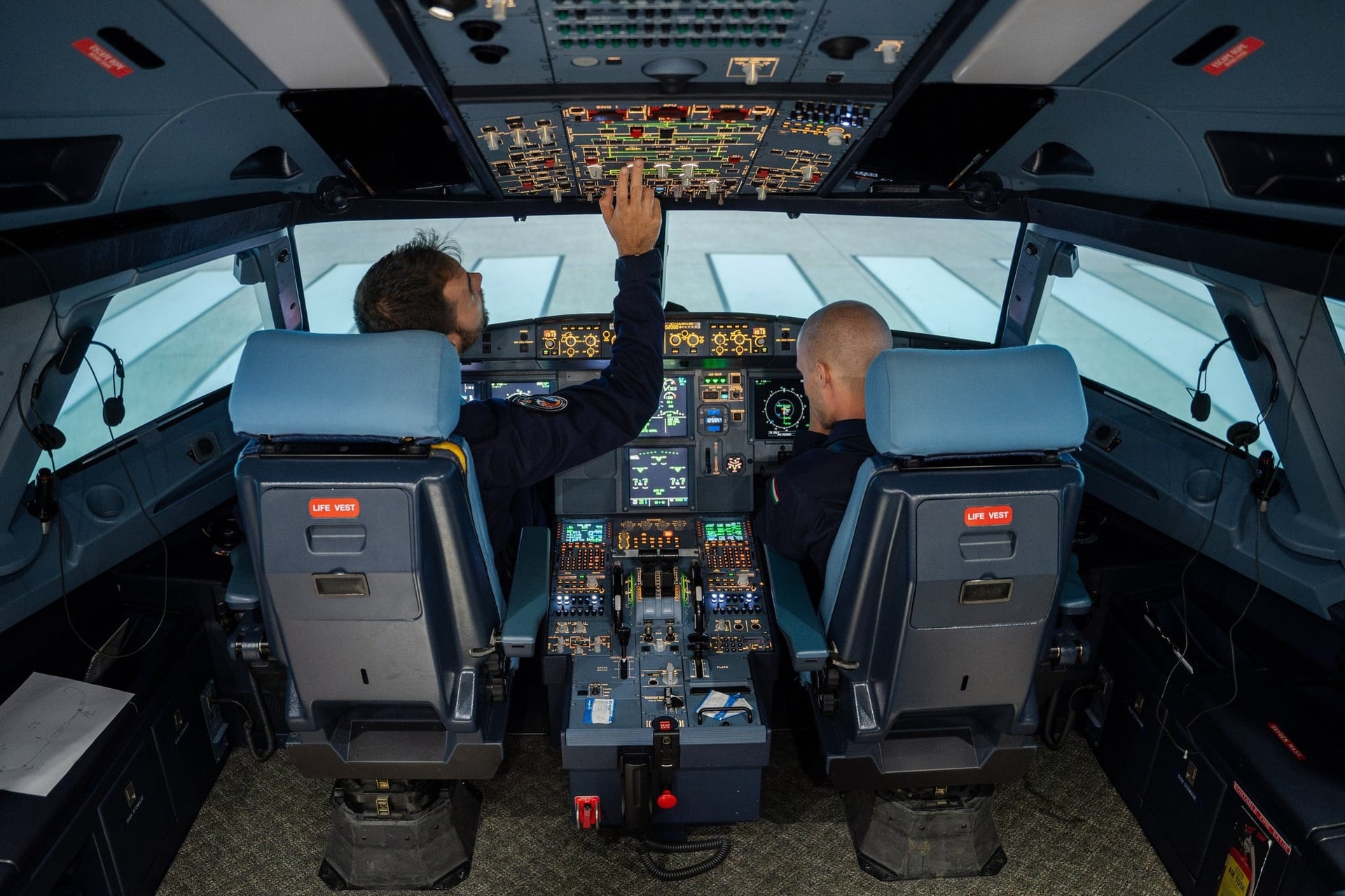 Különleges űrhajós kiképzési programot tartottak a Wizz Airnél