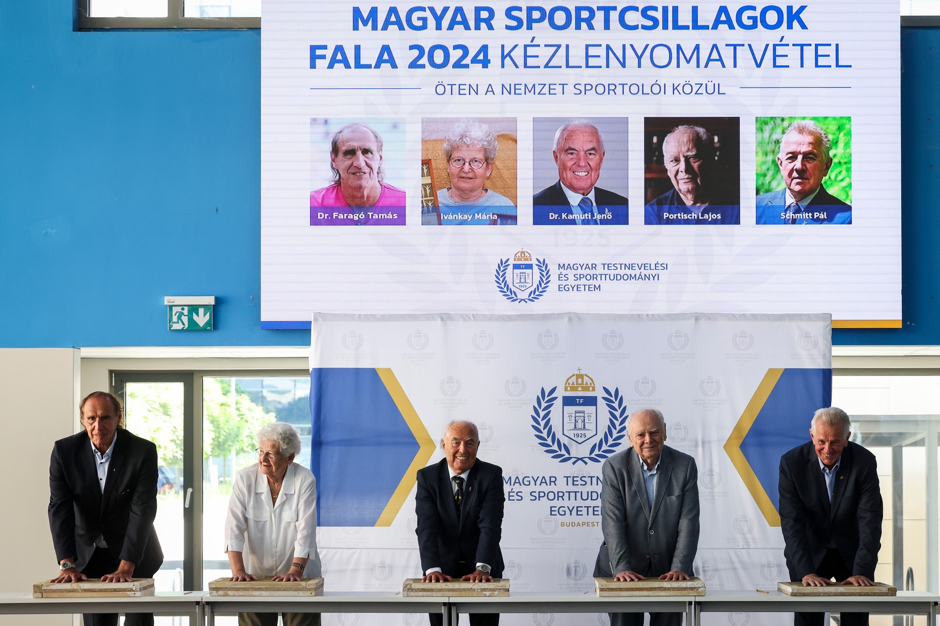 Öt kézlenyomat a Sportcsillagok Falán