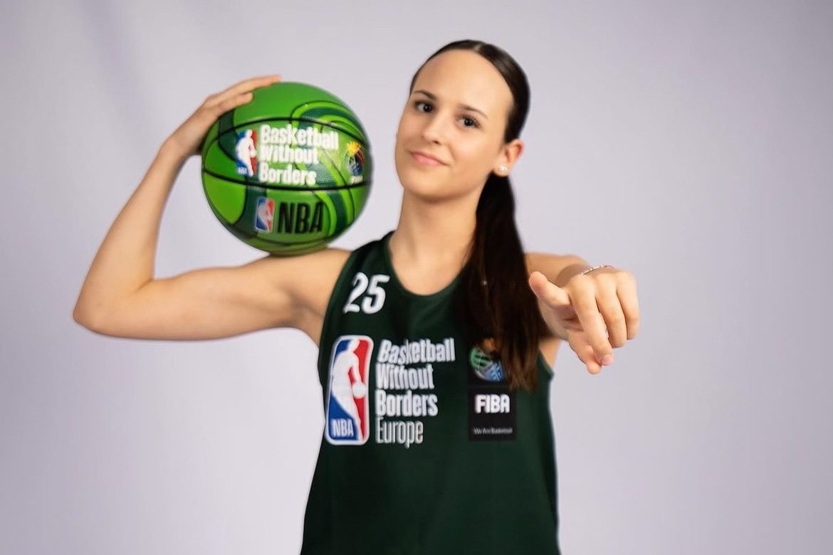 Drahos Leila pattogtatott a FIBA és az NBA közös táborában