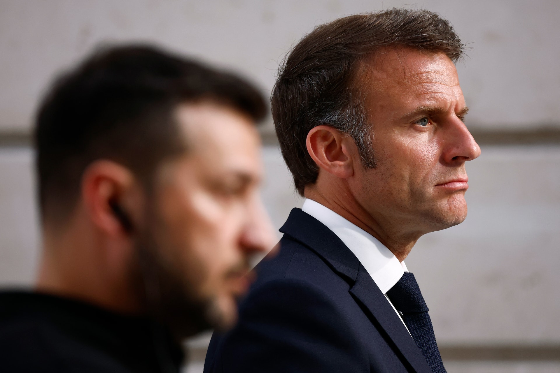 A francia elnök nemzetközi koalíciót szeretne kiképzők küldésére Ukrajnába