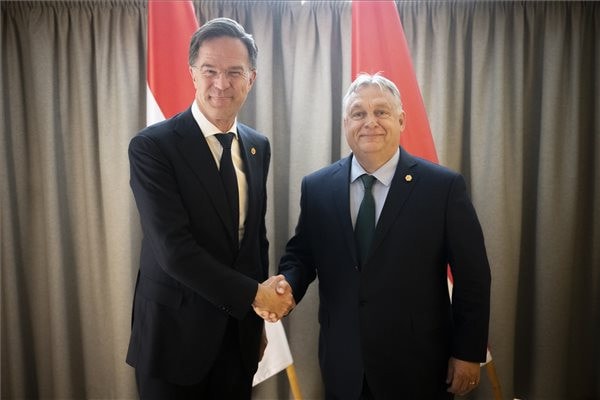 Orbán Viktor: Magyarország kész támogatni Mark Ruttet