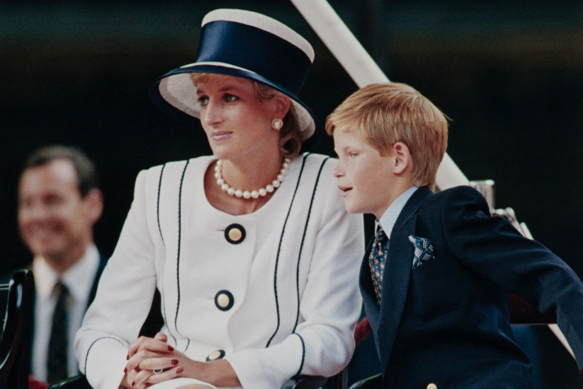 A szakértő szerint ezt tenné most Diana hercegné Harryvel