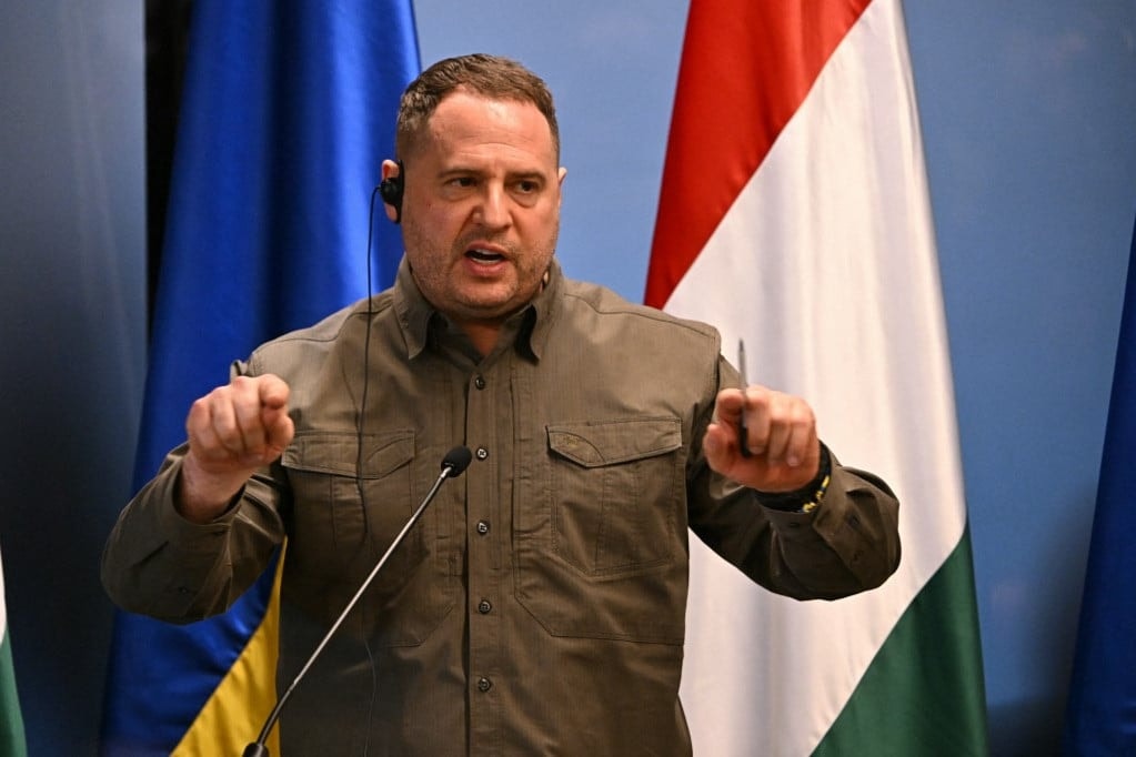 Jermak állhat a lemondások mögött