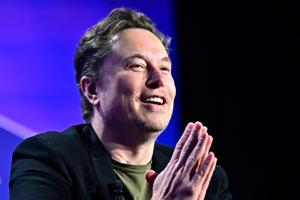 Elon Musk hivatalosan is beállt Trump támogatói közé