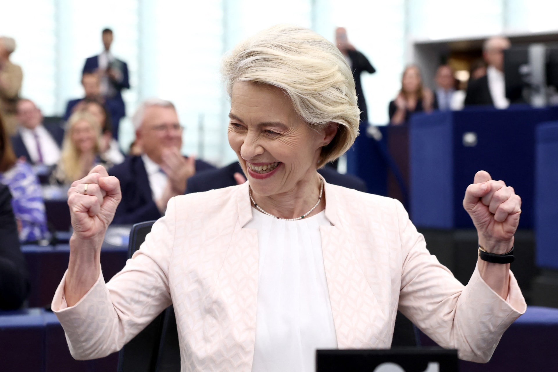 A média beszámolt az EU hatalomátvételéről