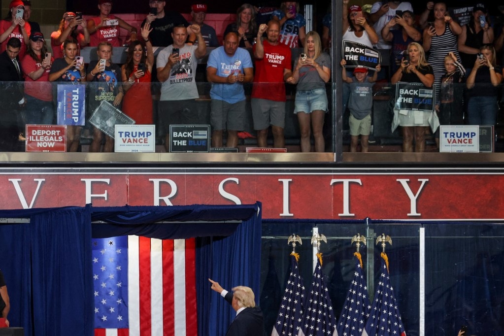 Trump vezeti a listát