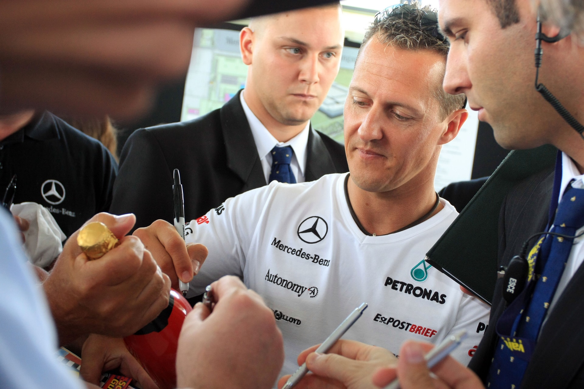 Vádat emeltek Michael Schumacher családjának zsarolóival szemben