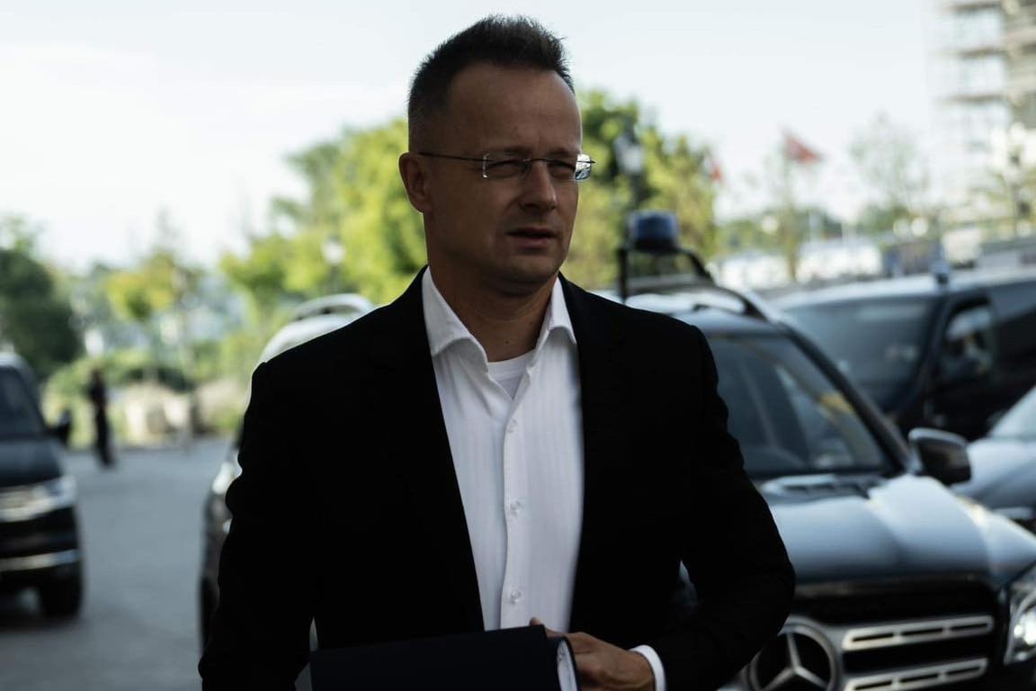 Szijjártó Péter: A brüsszeli hazugsággyár lendületét sem a tények, sem a nyár nem törték meg