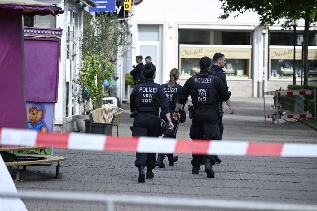 Még keresik a németországi késes támadás gyanúsítottját