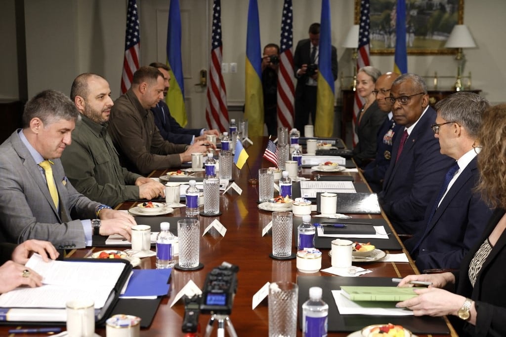A Pentagonban találkozott az ukrán és az amerikai védelmi miniszter
