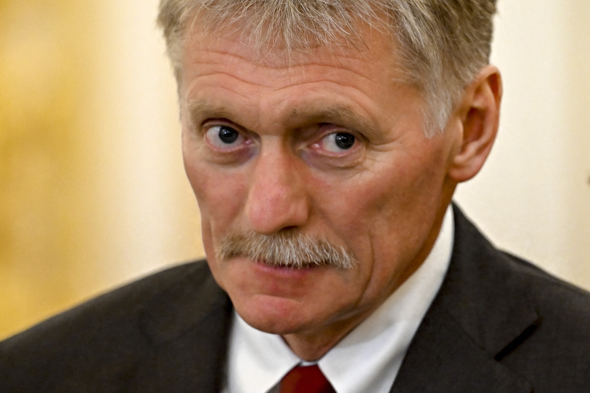 Peszkov: A Trump-merénylő kijevi kapcsolatai miatt fájhat az amerikaiak feje
