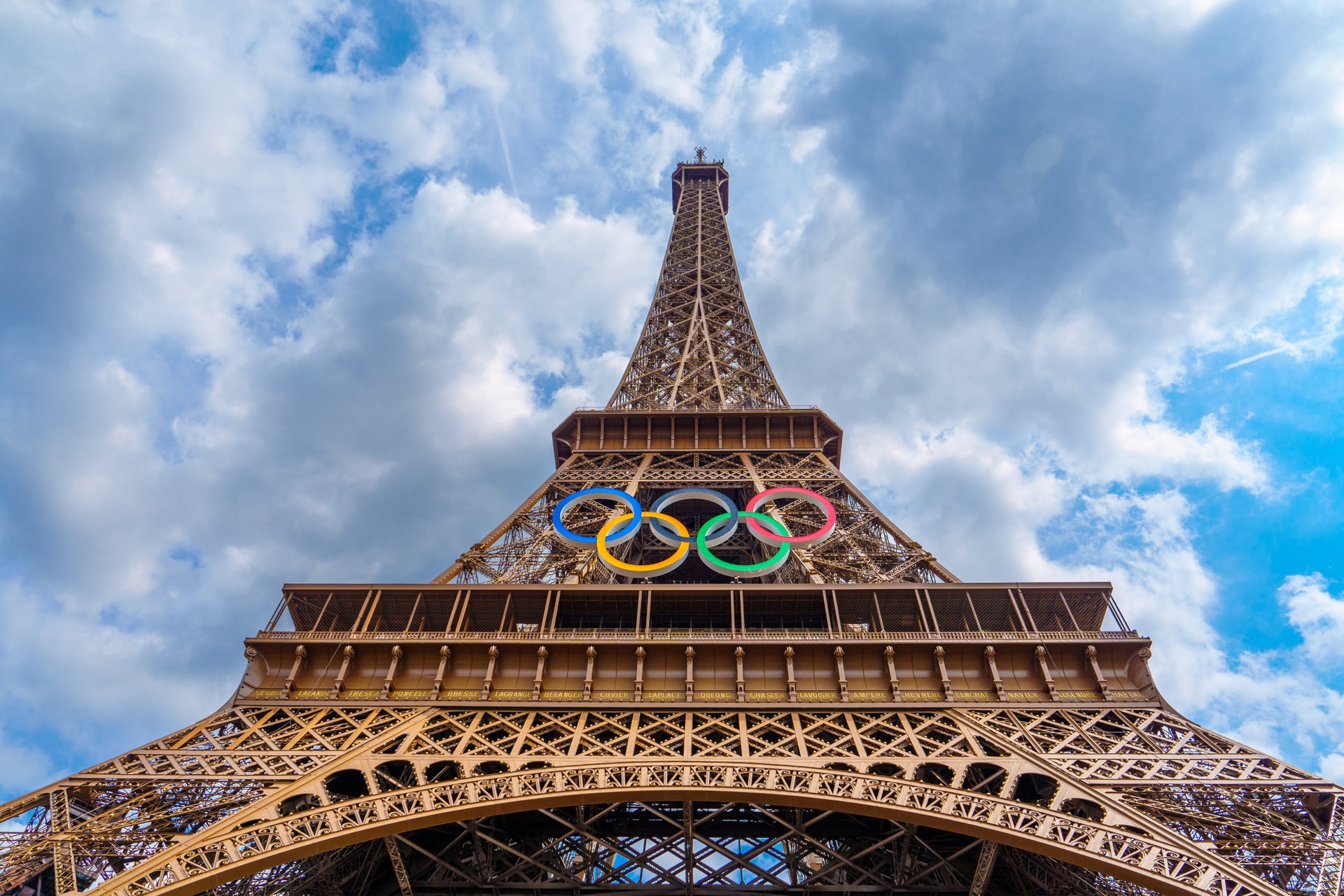 Sürgősen ki kellett üríteniük a franciáknak az Eiffel-torony környékét