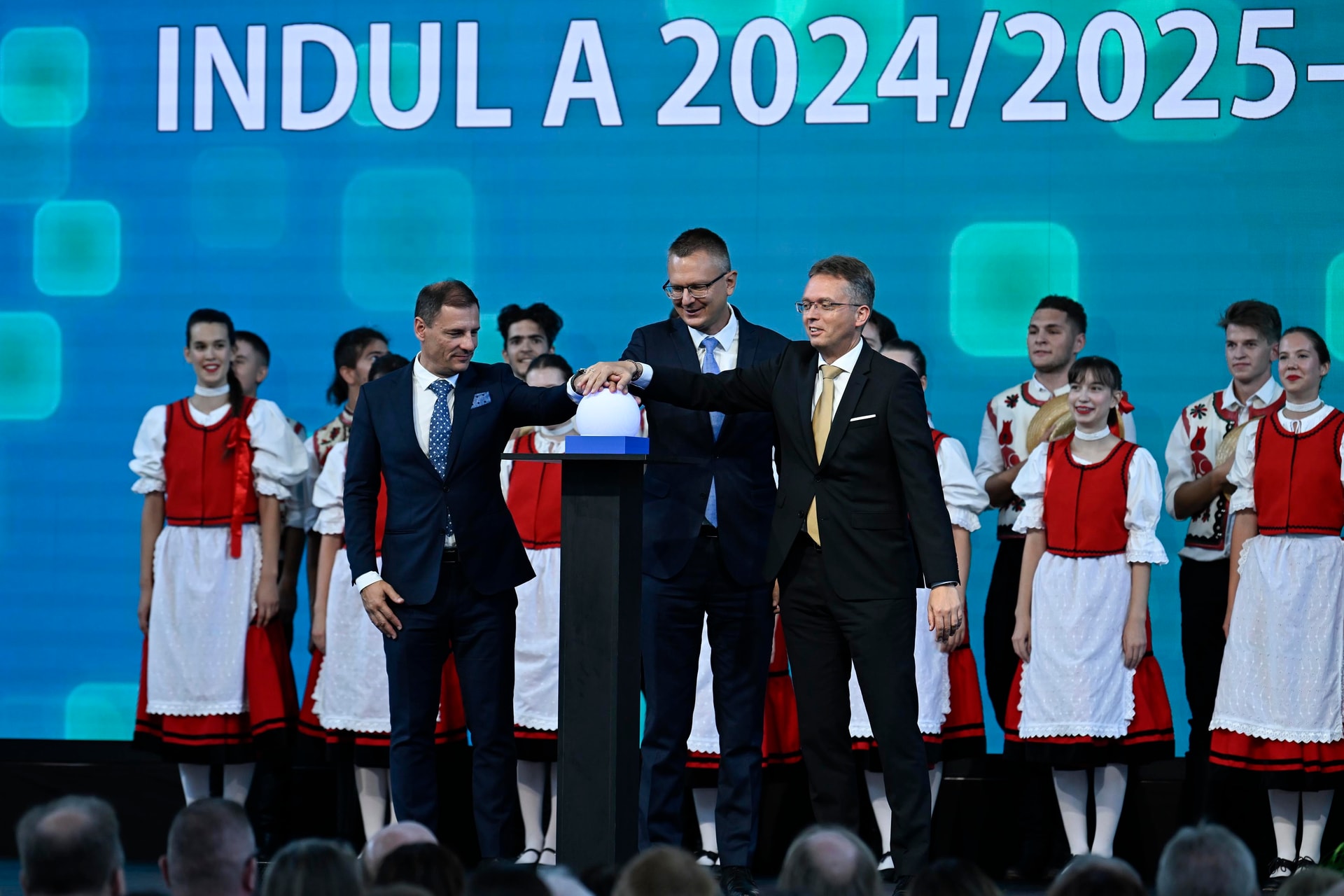 Szombaton ünnepélyesen elindult a köznevelési és szakképzési tanév