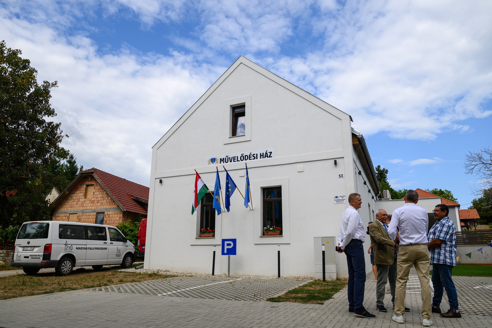 Balatonhenye megújulásának fontos része a kultúrház újjászületése