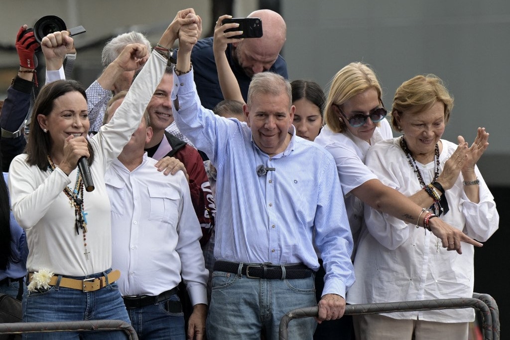 Az EP az ellenzék vezetőjét ismeri el a venezuelai elnökválasztás győztesének