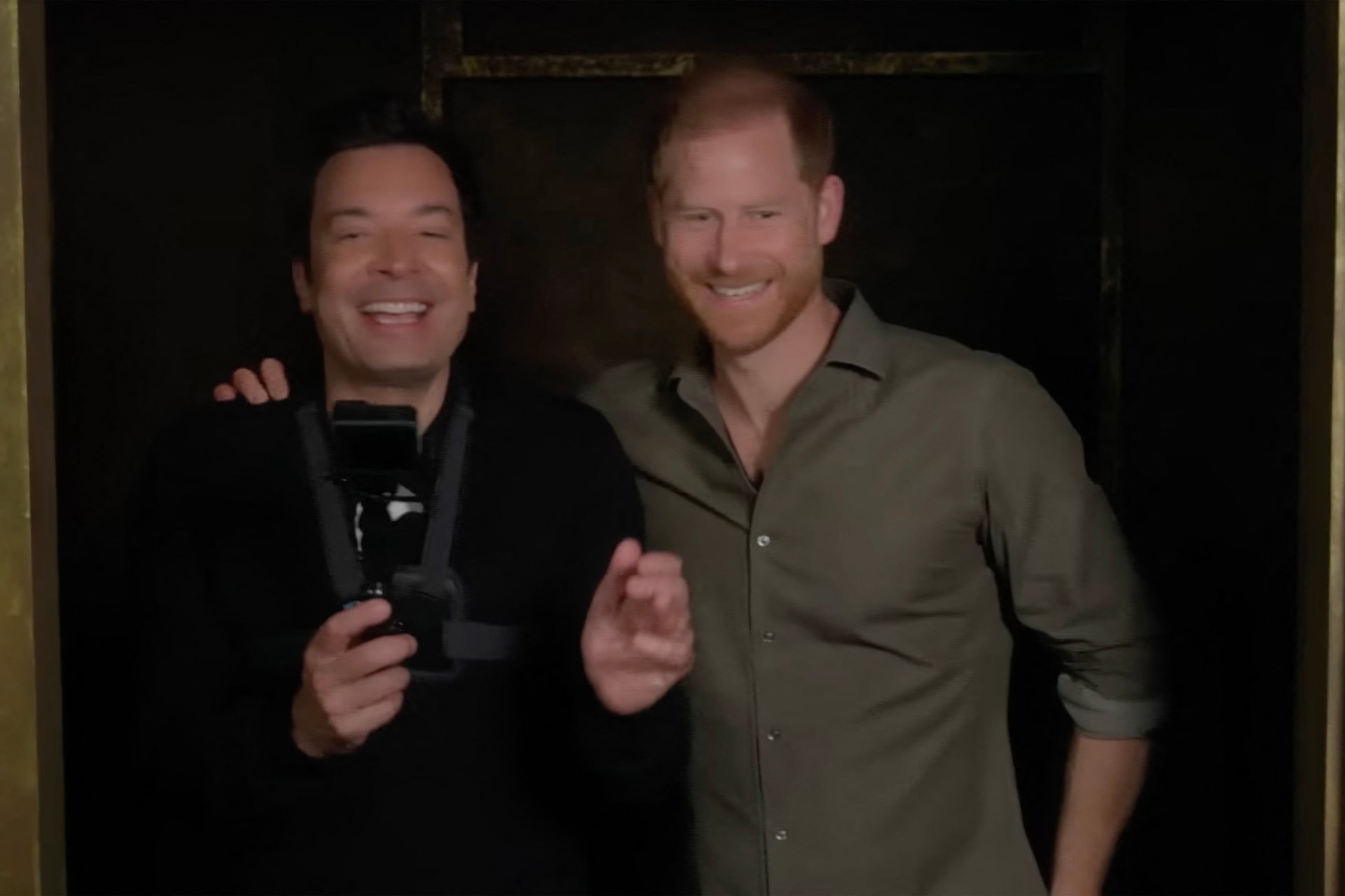 Harry herceg kipróbálta Jimmy Fallon horrorlabirintusát + VIDEÓ