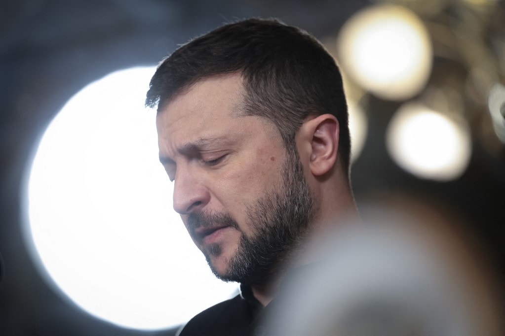 Belülről kapott bírálatot Zelenszkij