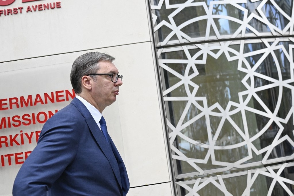 Vucic továbbra is az élen