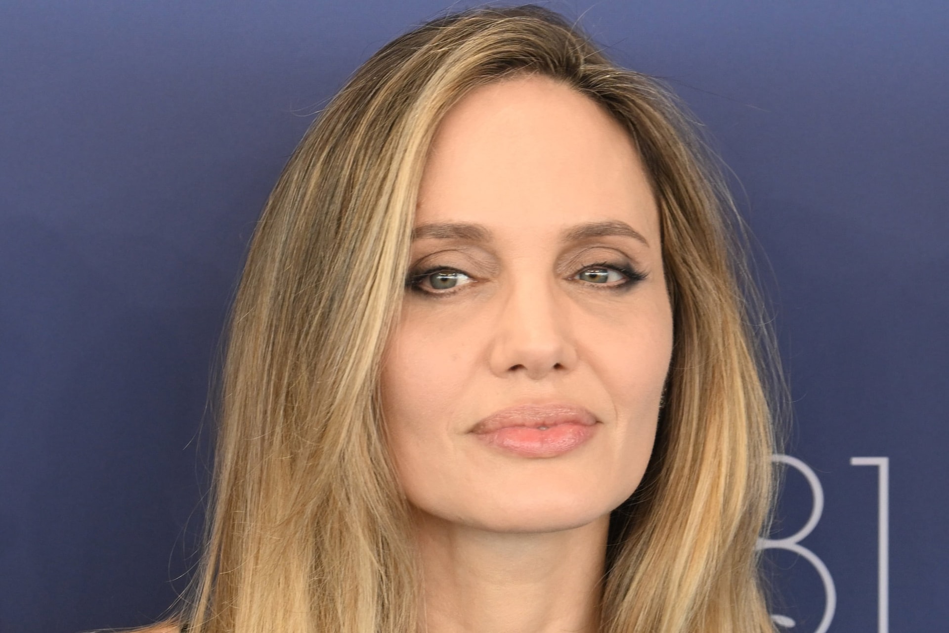 Angelina Jolie az összeomlás szélén áll