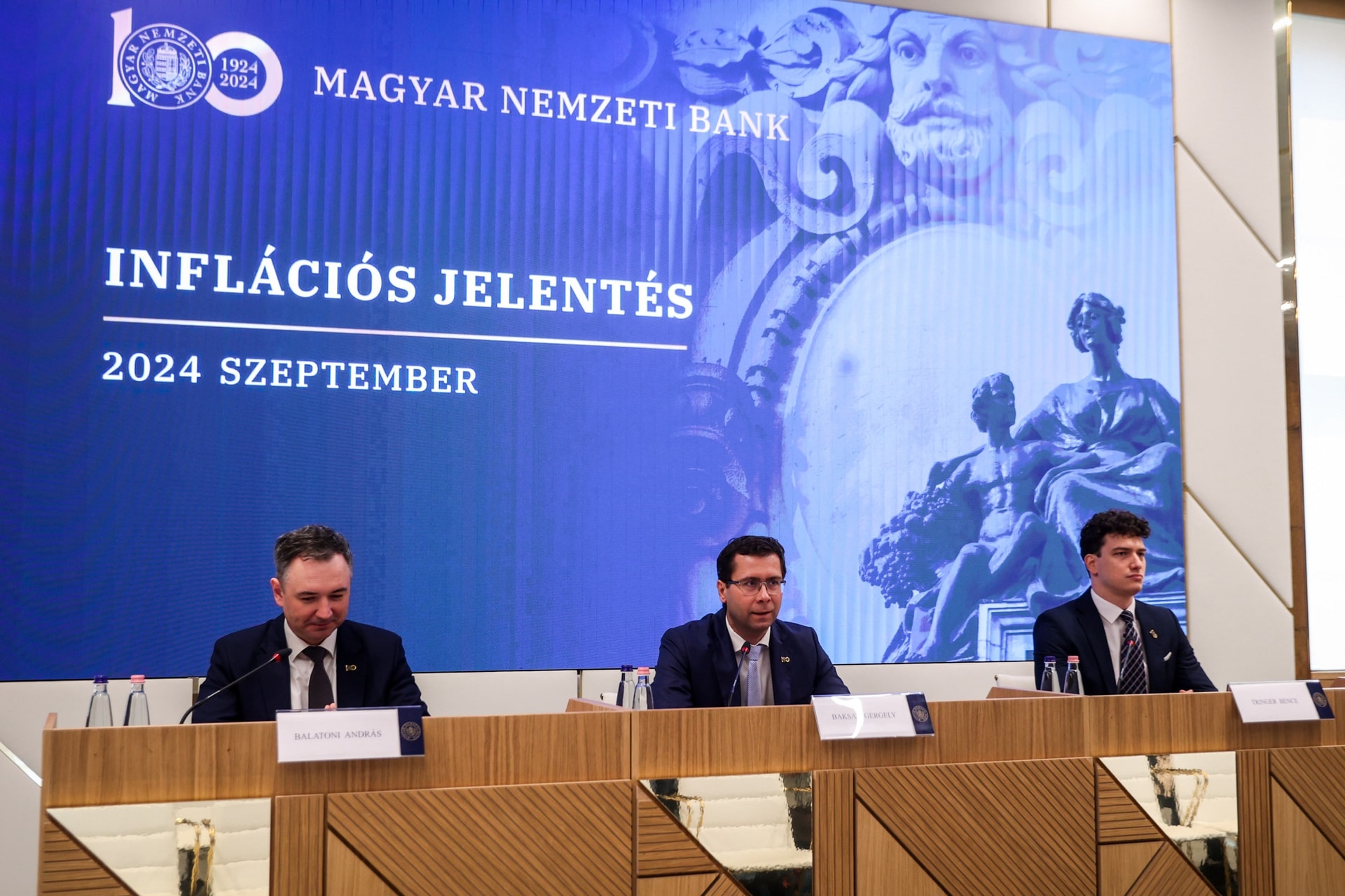 Enyhén négy százalék fölött alakulhat az év végére az infláció