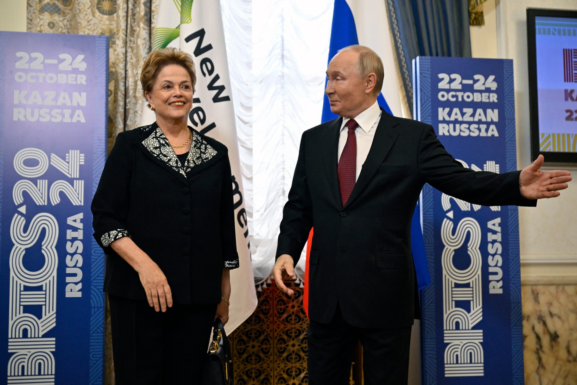 Csökkenti a geopolitikai kockázatokat a BRICS-országok nemzeti devizában történő elszámolása