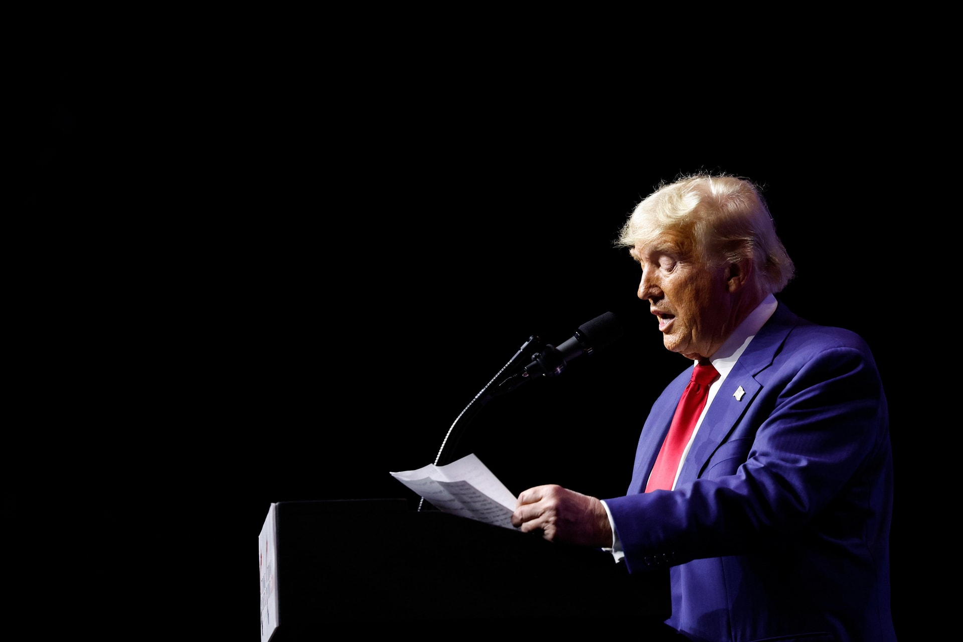 Trump új feltételeket szab Ukrajnának a segélyezés folytatásához