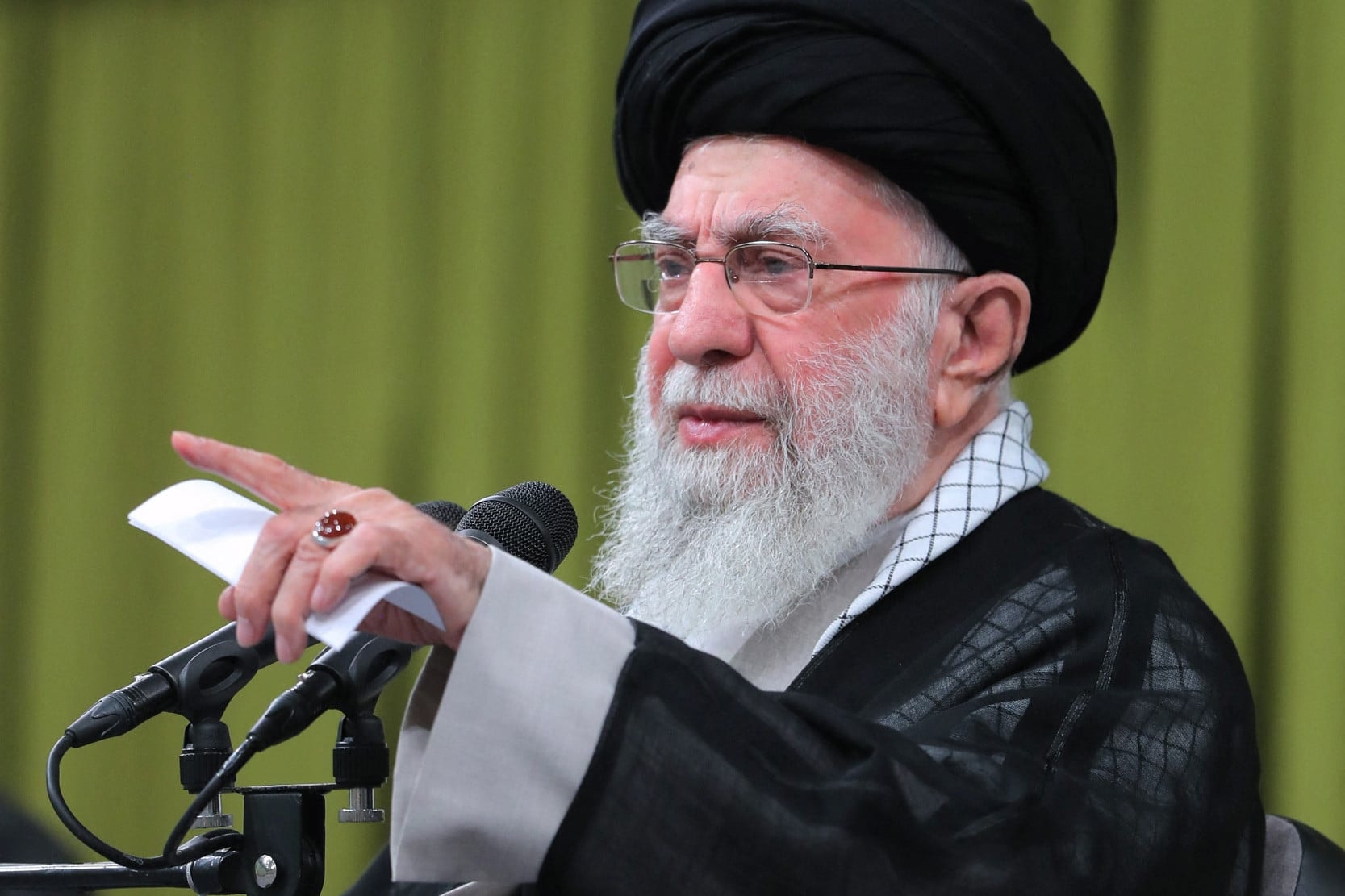 Irán válaszolt Trump intézkedéseire