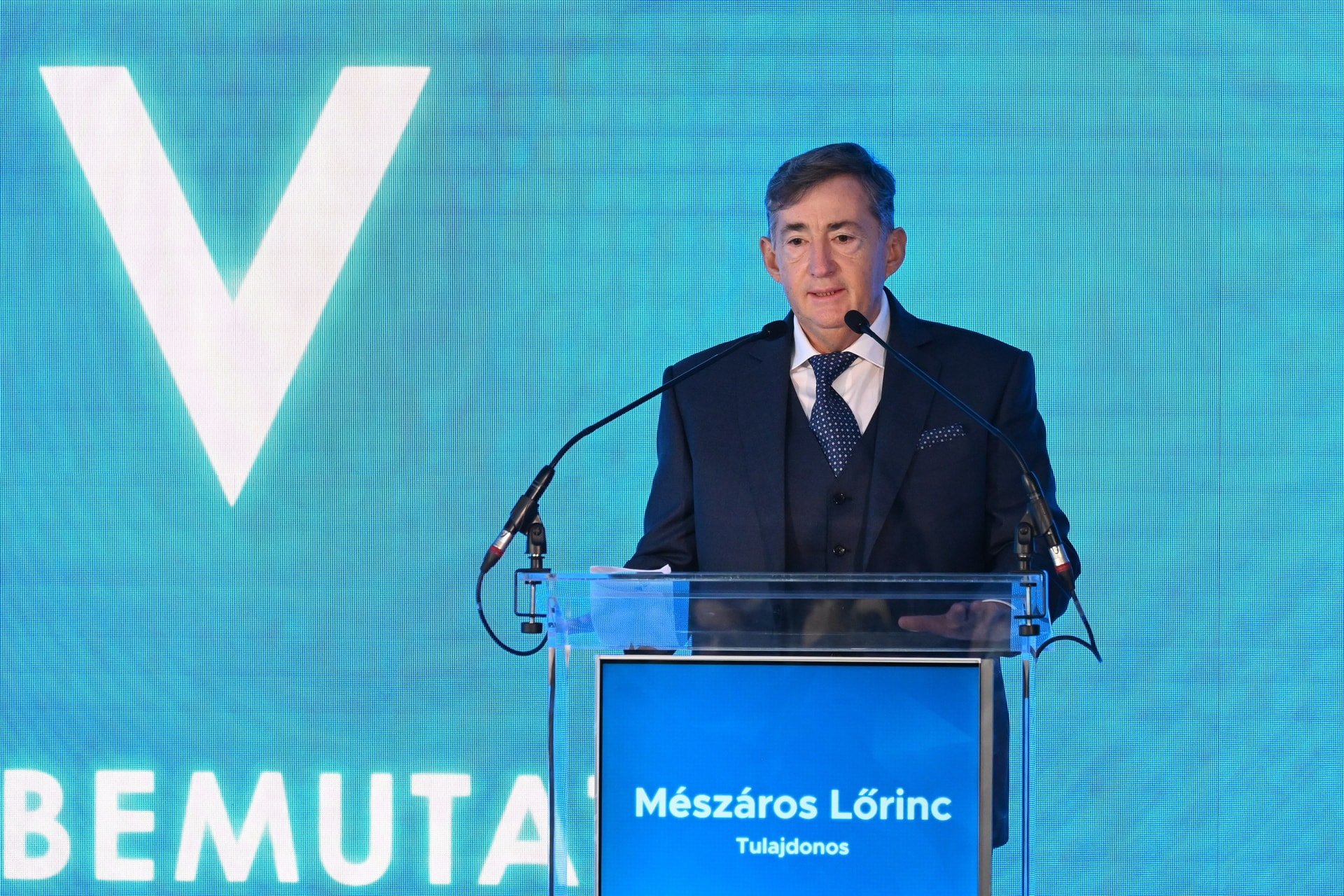 Mészáros Lőrinc közpénzen felhizlalt cégei támogatták a Megafont