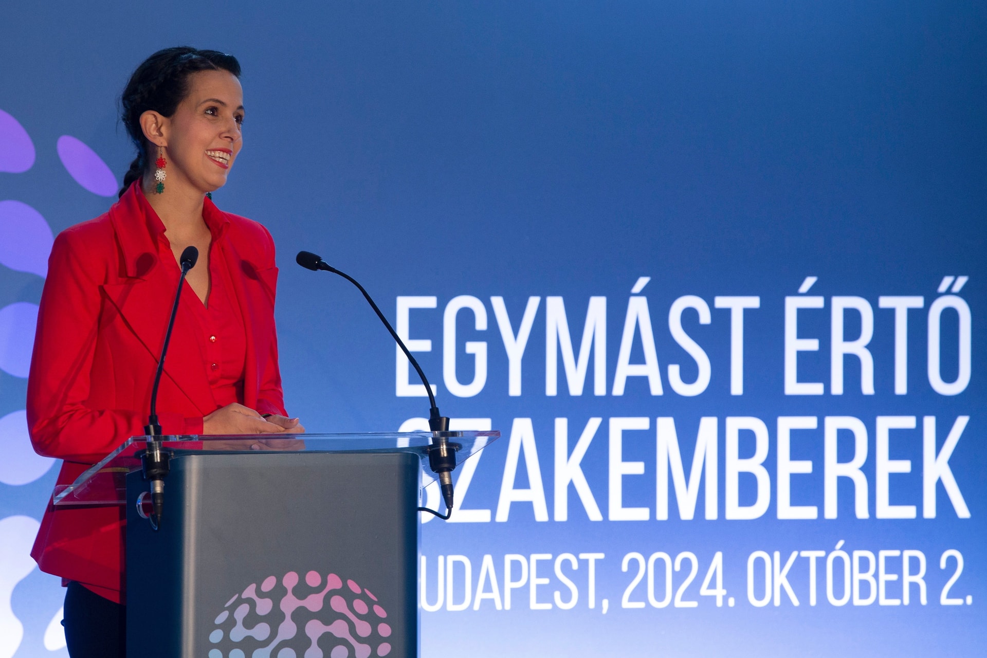 Koncz Zsófia: Az idősekről való gondoskodás a családpolitika kiemelt része
