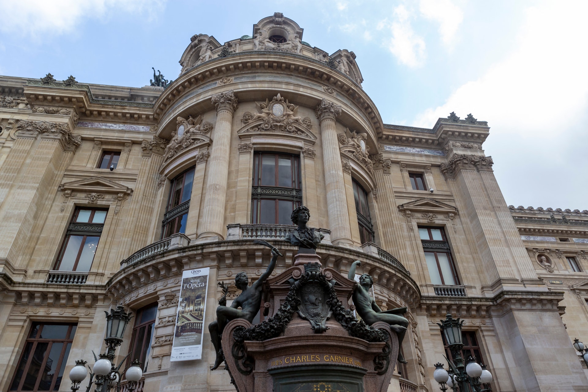 Kétéves felújításra bezárnak a párizsi opera előadóhelyei